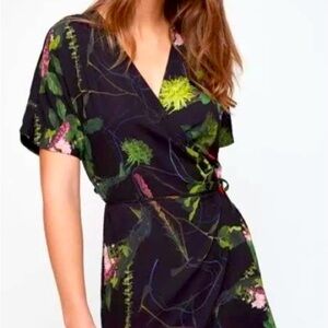 Aritzia Babaton Wallace Wrap M
